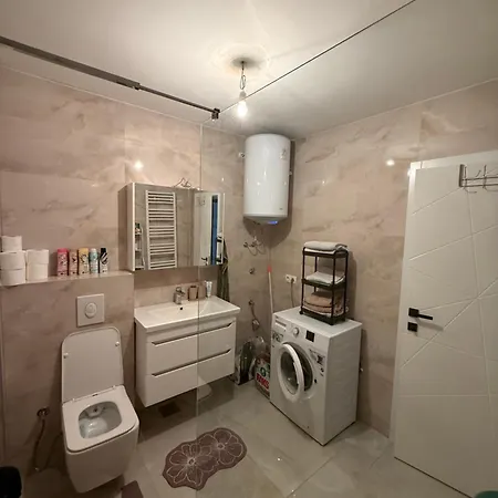 Real Apartment *