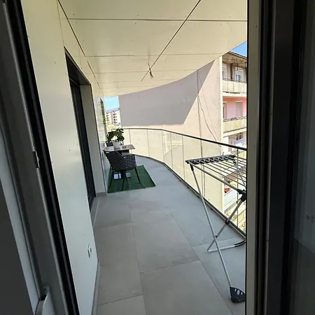 Real Apartment *
